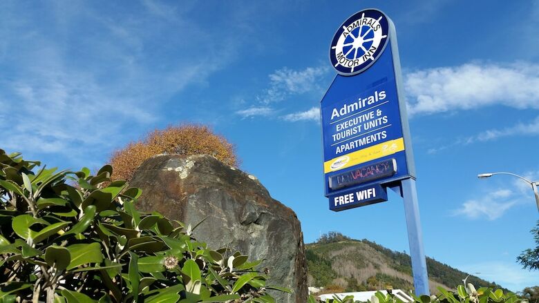 Hotel Admirals Motor Inn