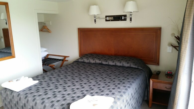 Hotel Admirals Motor Inn
