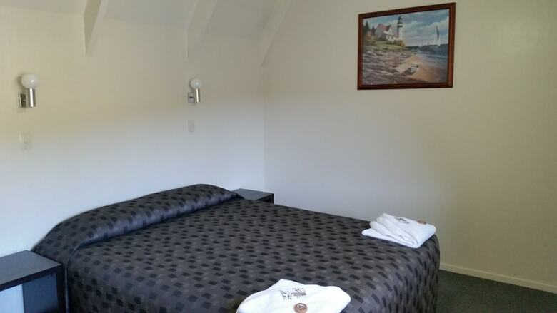 Hotel Admirals Motor Inn