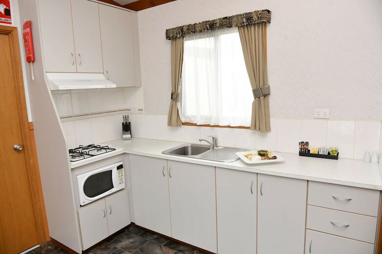 Riverside Cabin Park