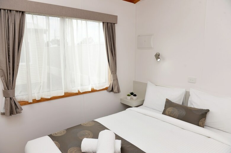 Riverside Cabin Park