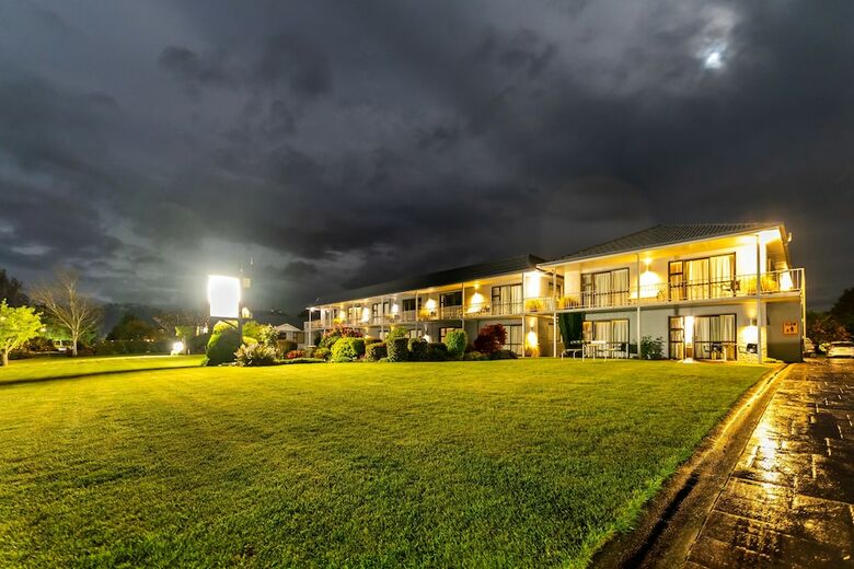 Lakeside Motel And Apartments - Te Anau