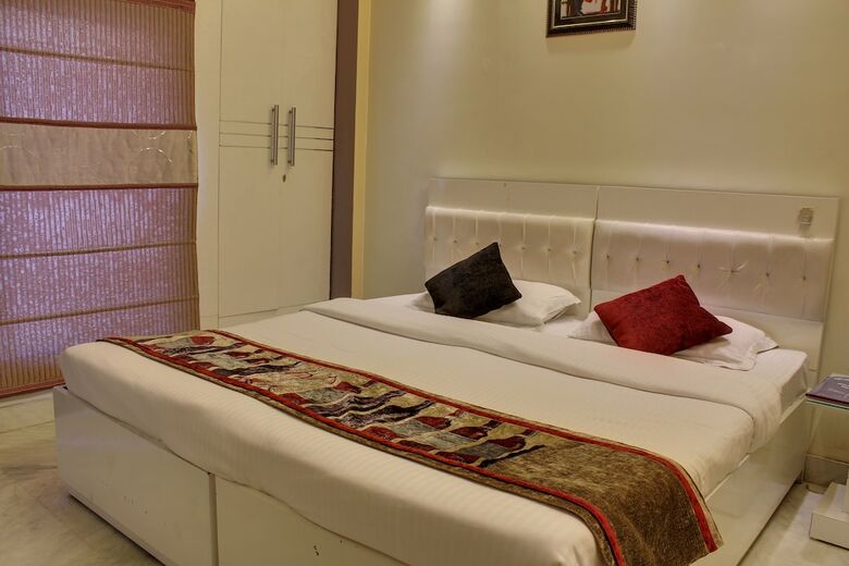Hotel Oyo 319 Rk Residency
