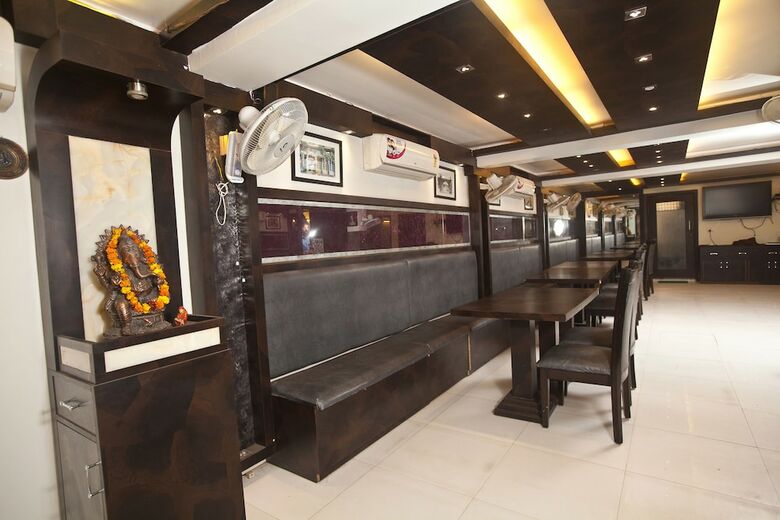 Hotel Oyo 319 Rk Residency