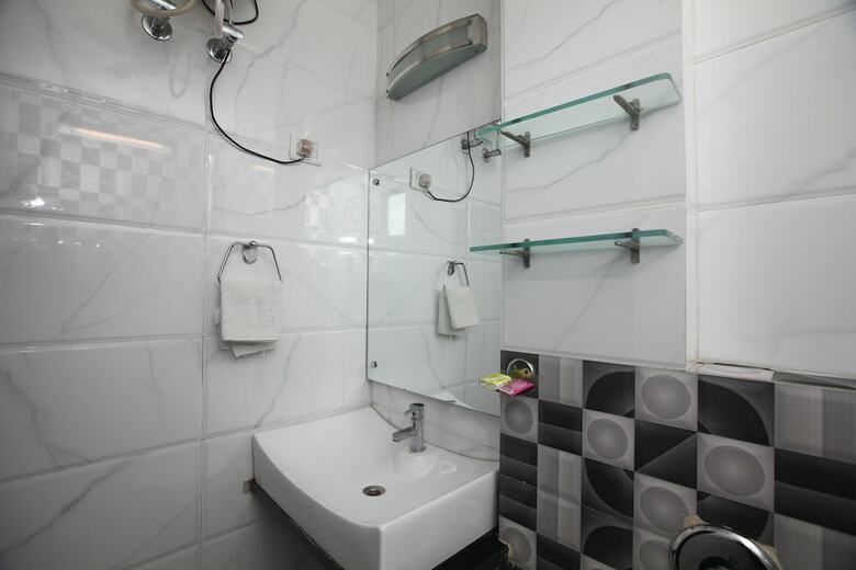 Hotel Oyo 319 Rk Residency