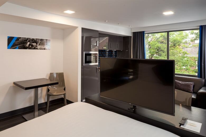 Apartamentos Roomzzz Chester City