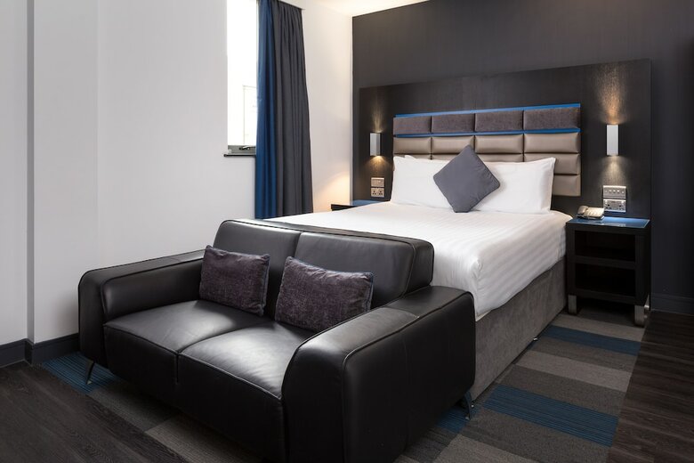 Apartamentos Roomzzz Chester City