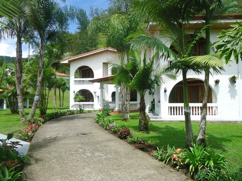 Apartamento Hotel Rio Perlas Spa And Resort