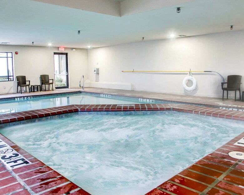 Hotel Comfort Suites Tyler South