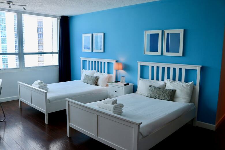 Collins Apartments By Design Suites Miami