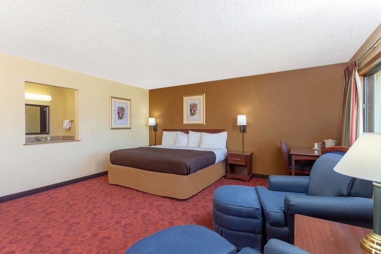 Hotel Americinn By Wyndham West Bend