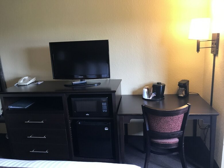 Hotel Americinn By Wyndham West Bend