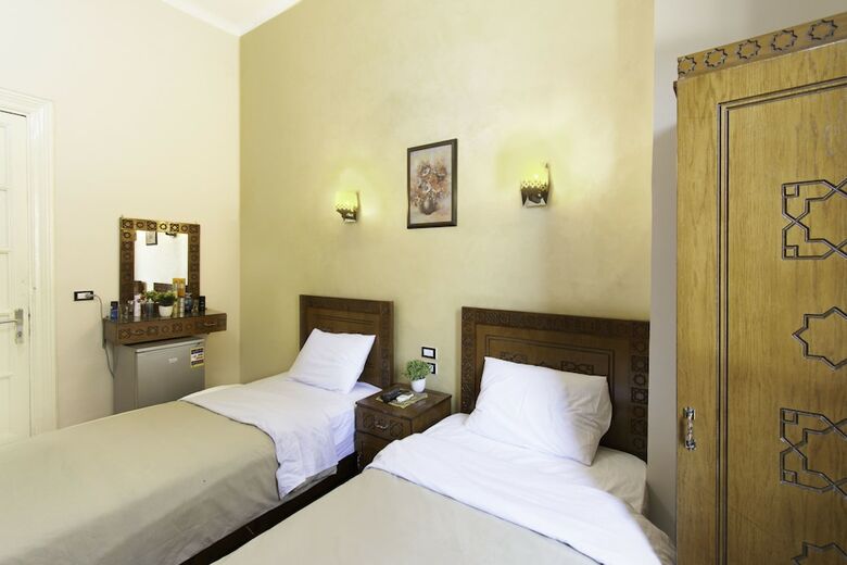 Hotel Minerva Downtown Hostel