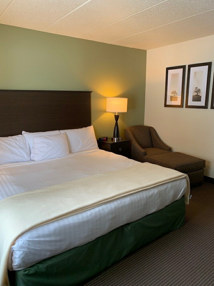 Hotel Americinn By Wyndham Hampton
