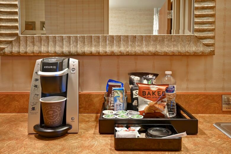 Embassy Suites By Hilton Hot Springs Hotel & Spa