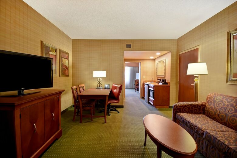 Embassy Suites By Hilton Hot Springs Hotel & Spa