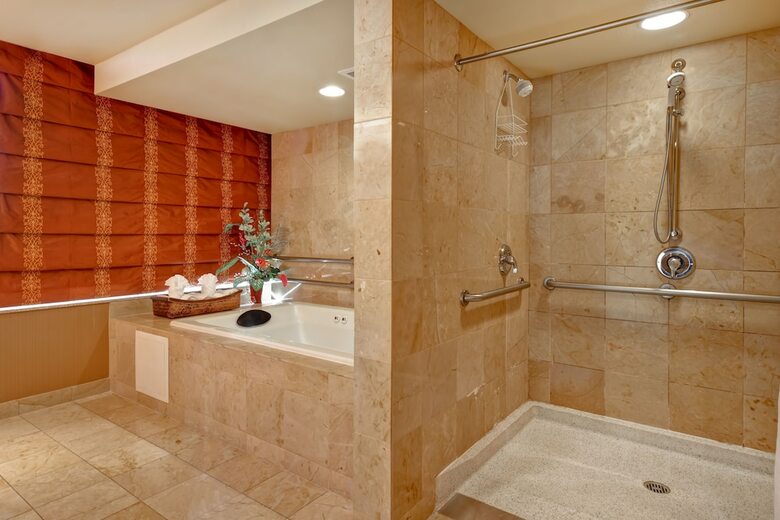 Embassy Suites By Hilton Hot Springs Hotel & Spa