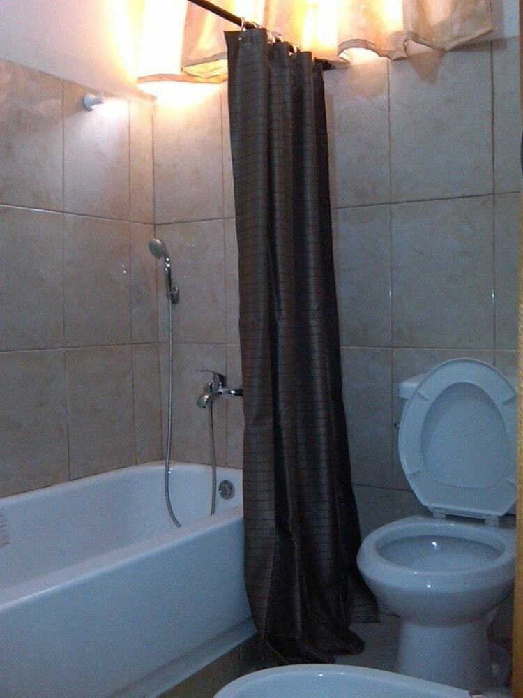 Adinkra Plaza Hotel
