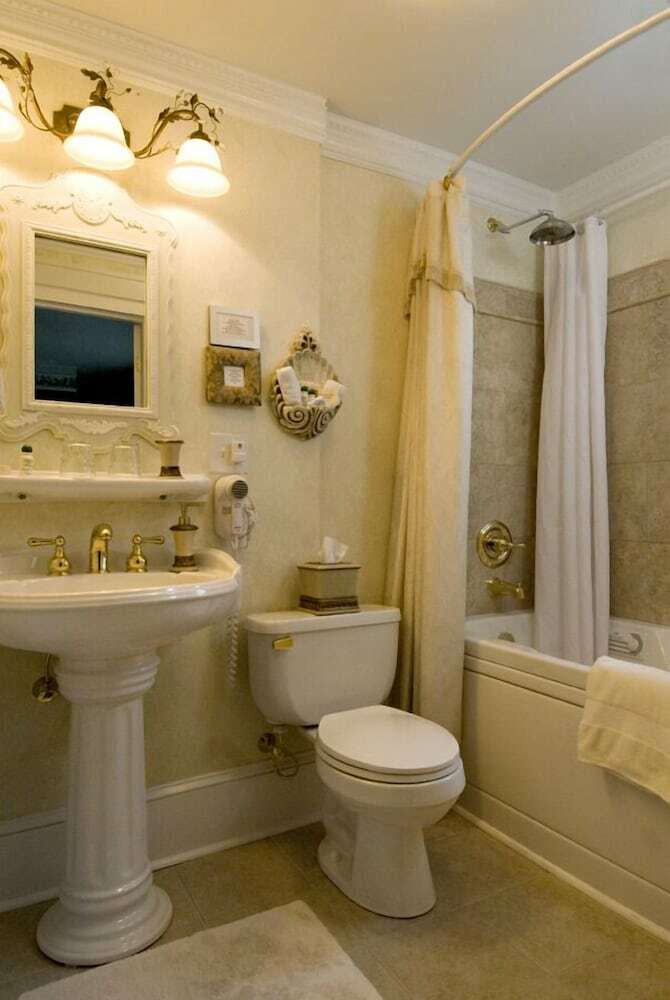 Abbington Green Bed & Breakfast Inn