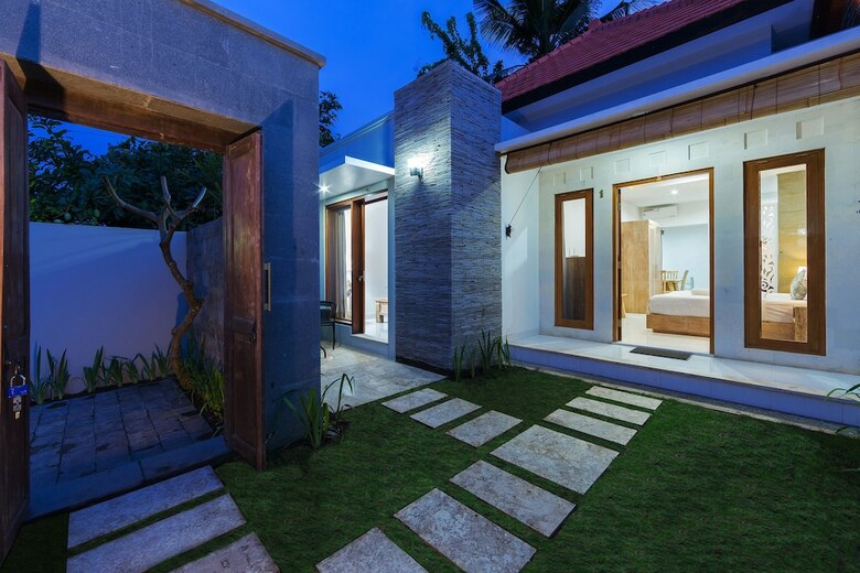 Odika Lovina House And Villa