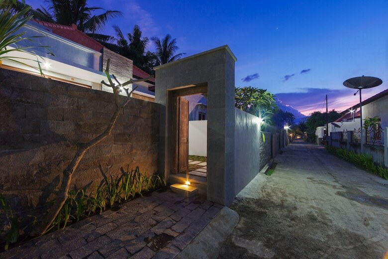 Odika Lovina House And Villa