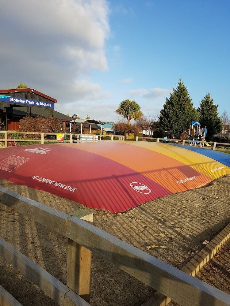 Te Anau Top 10 Holiday Park