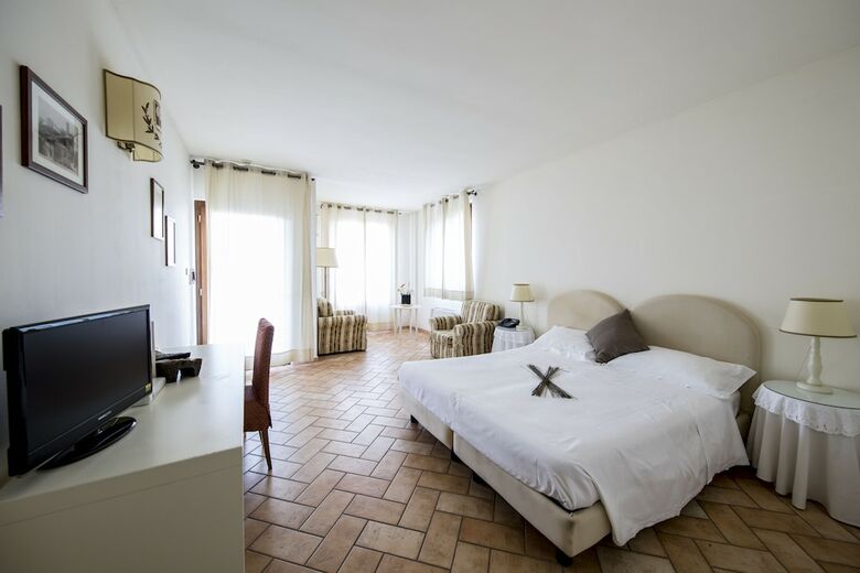 Hotel Castello Di Montegridolfo Spa Resort