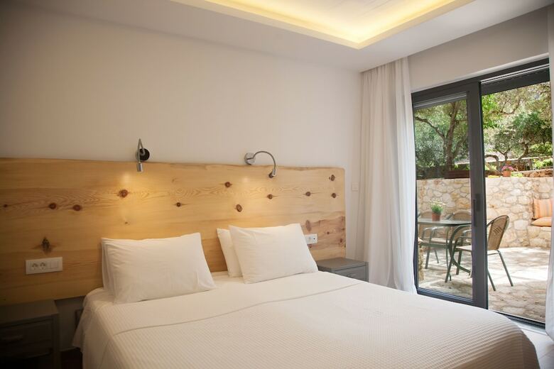 Aparthotel Artemis Village Apartments & Studios