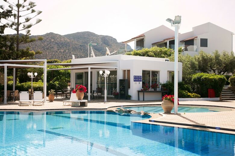 Aparthotel Artemis Village Apartments & Studios