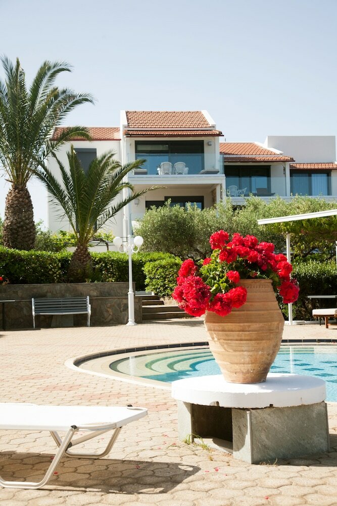 Aparthotel Artemis Village Apartments & Studios