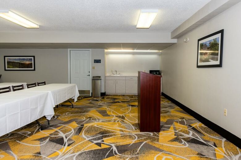 Hotel Twin Mountain Inn & Suites
