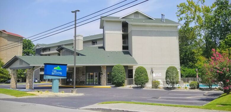 Hotel Twin Mountain Inn & Suites