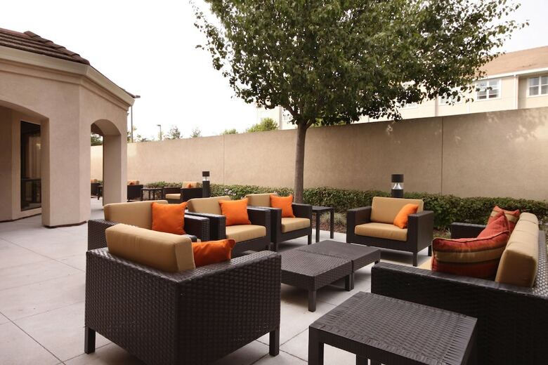 Hotel Courtyard By Marriott Salinas Monterey