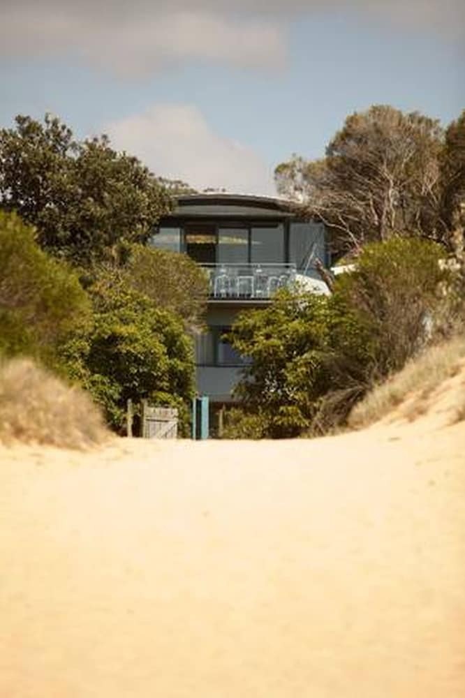 Beach House 2 - Tura Beach