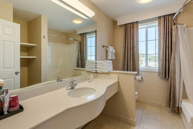 Ogunquit Hotel & Suites