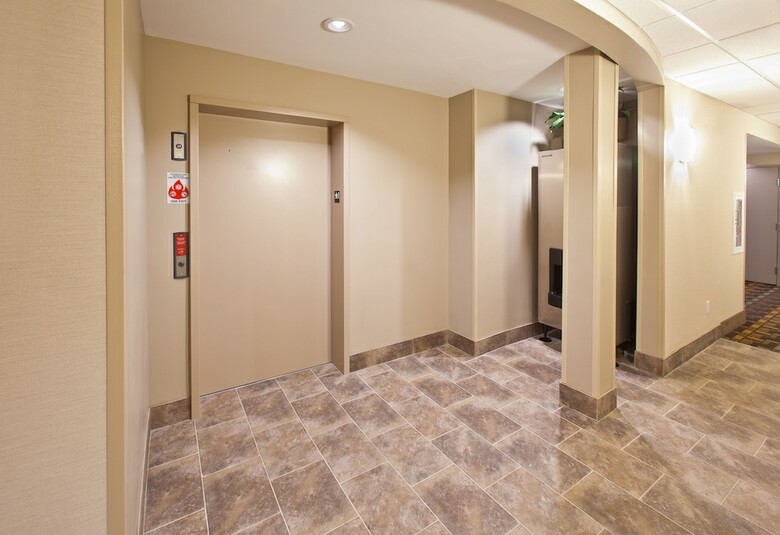 Hotel Americinn By Wyndham Hartford Sd