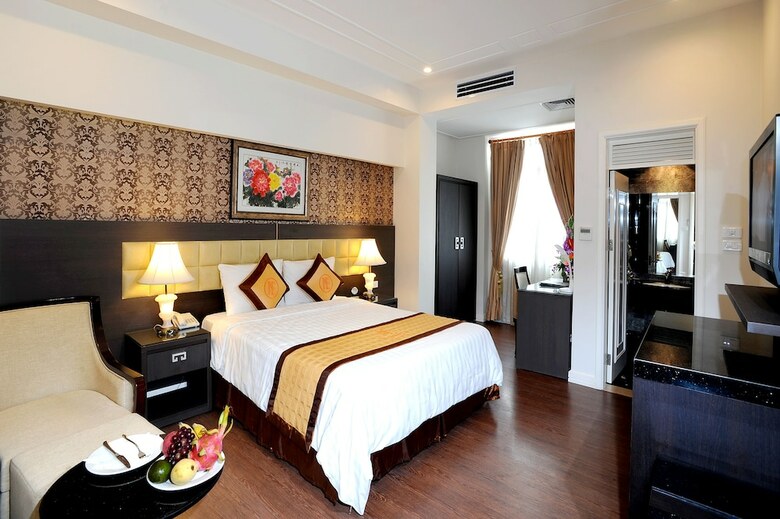 New Era Hotel And Villa