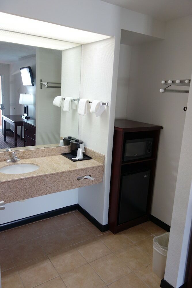 Motel Vip Inn And Suites