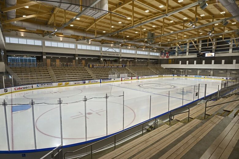 Hotel Buffalo Marriott At Lecom Harborcenter