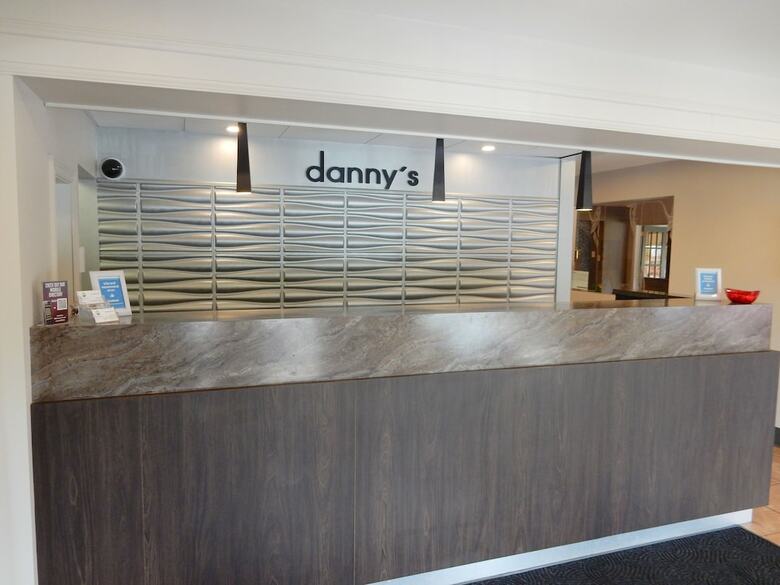 Danny?s Hotel Suites, Surestay Collection By Best Western