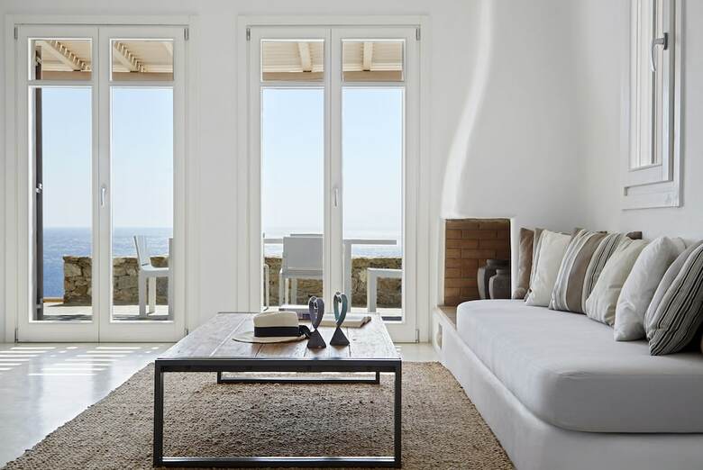 Villa Elia White Residence