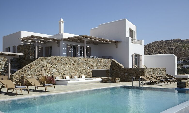 Villa Elia White Residence