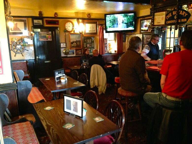 Hotel The Kings Head & Channel View