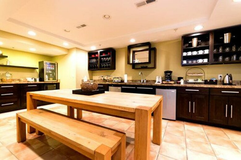 Hotel Canalside Inn