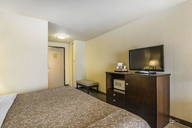 Hotel Quality Inn And Suites