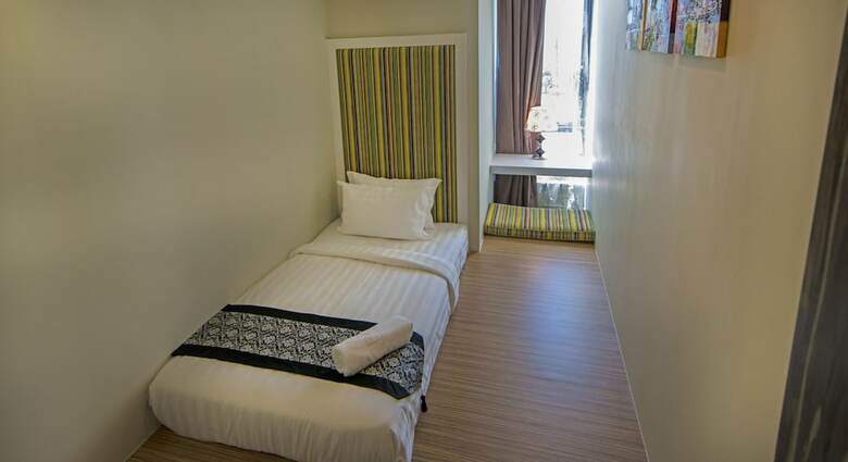 Aparthotel Borneo Vista Suites Hotel