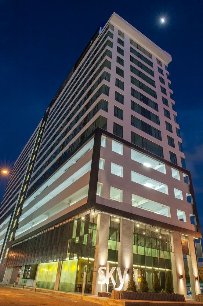 Aparthotel Borneo Vista Suites Hotel