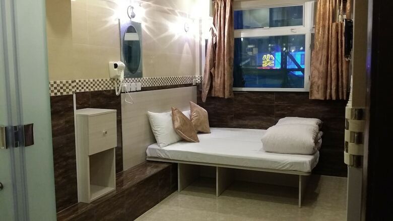 Hotel New Garden Hostel