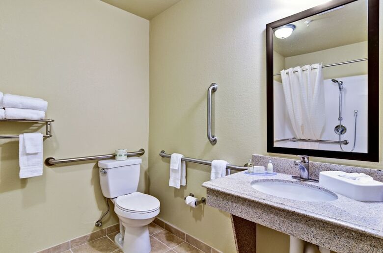 Hotel Cobblestone Inn & Suites - Linton