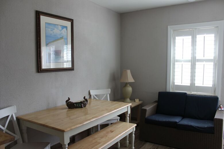 Shoreline Suites & Cabana Cottages